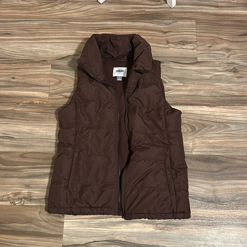 Women’s Old Navy brushed brown fleece-lined puffer vest size small